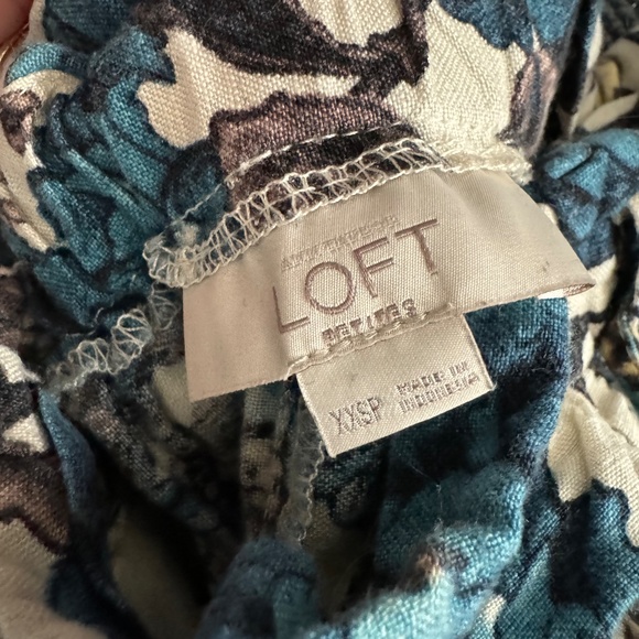 Anne Taylor LOFT Miniskirt - Picture 3 of 3